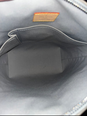 Louis Vuitton Lockit BB Bag Grey Metal ref.597329 - Joli Closet