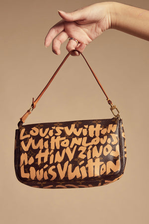 Louis Vuitton Graffiti Pochette – MAUVE